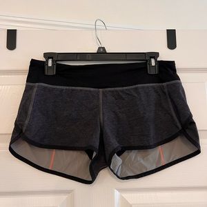 Lululemon Speed Shorts 2.5 - Heathered Dark Gray Orange stripe